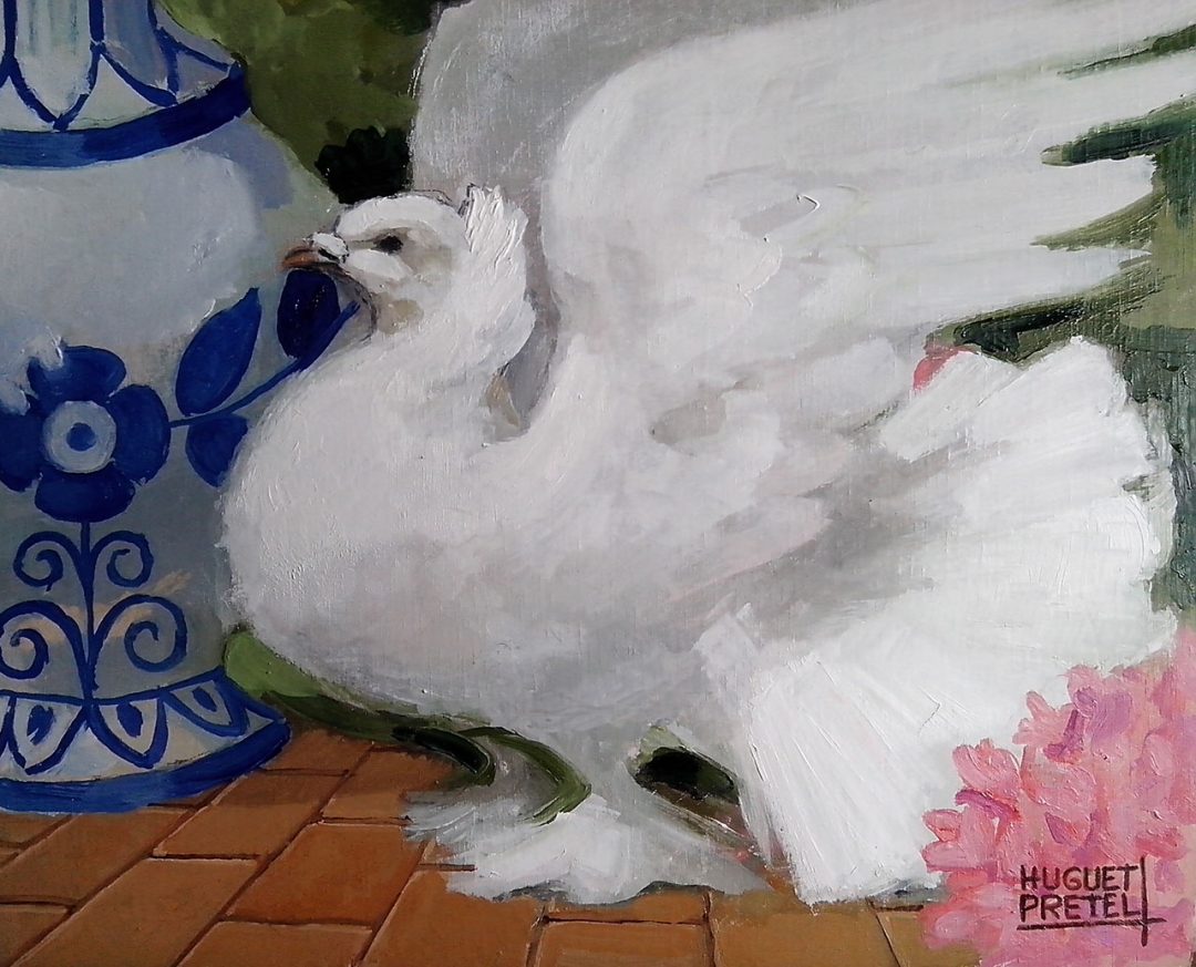 Cerámica, flores y paloma